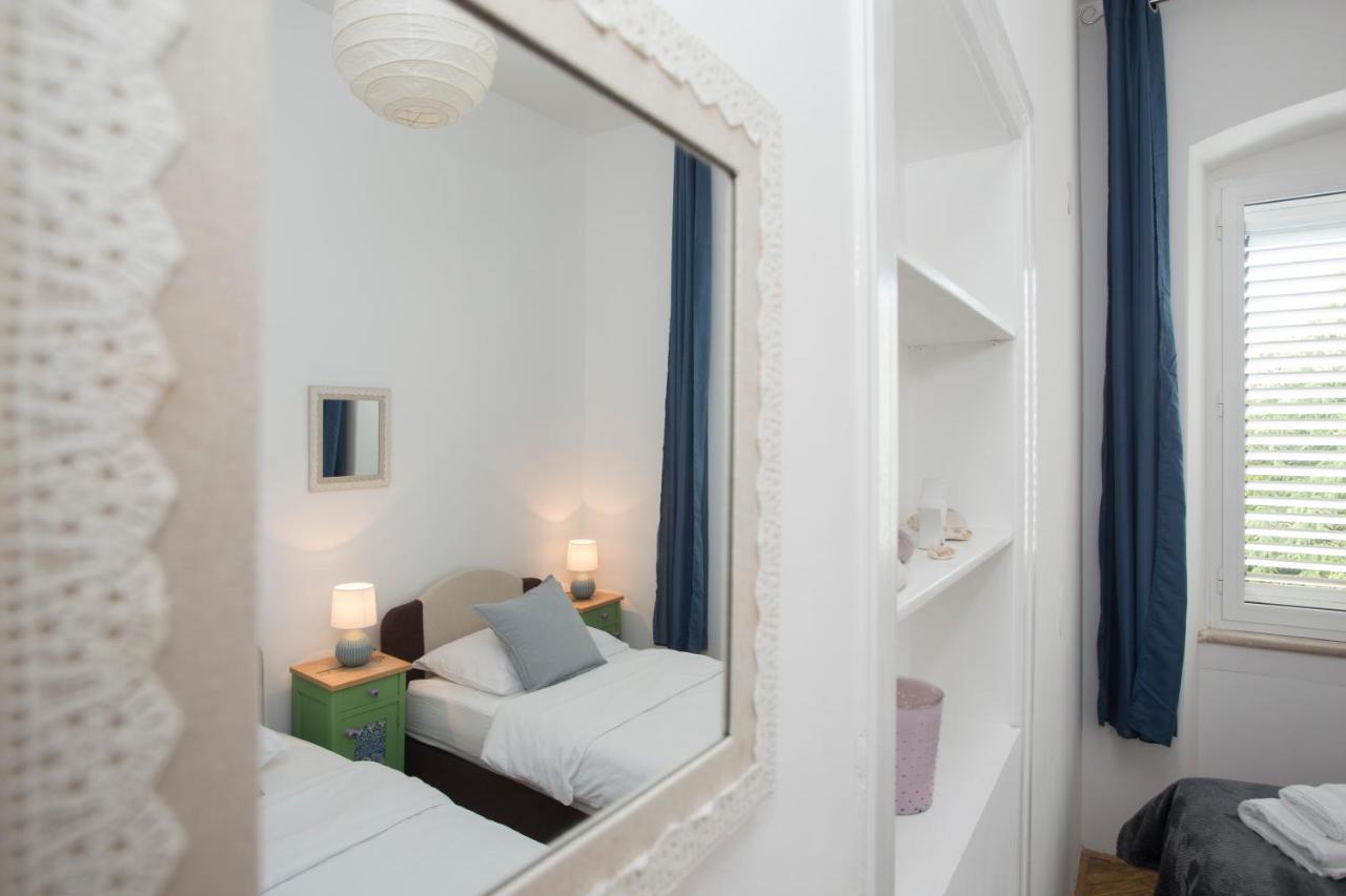 Town Place Apartment Split Exterior foto